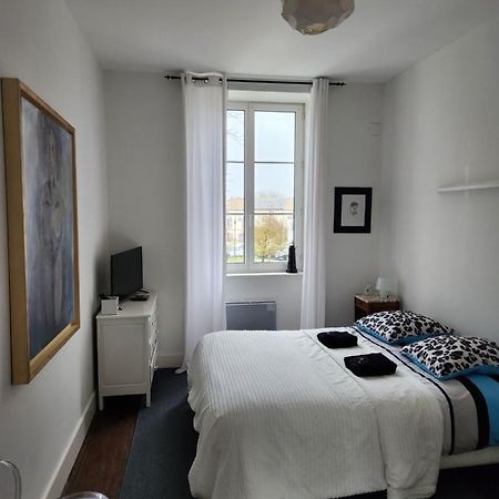 Soiree Decouverte Laurenza Bed & Breakfast Saint-Jean-de-Liversay Bagian luar foto